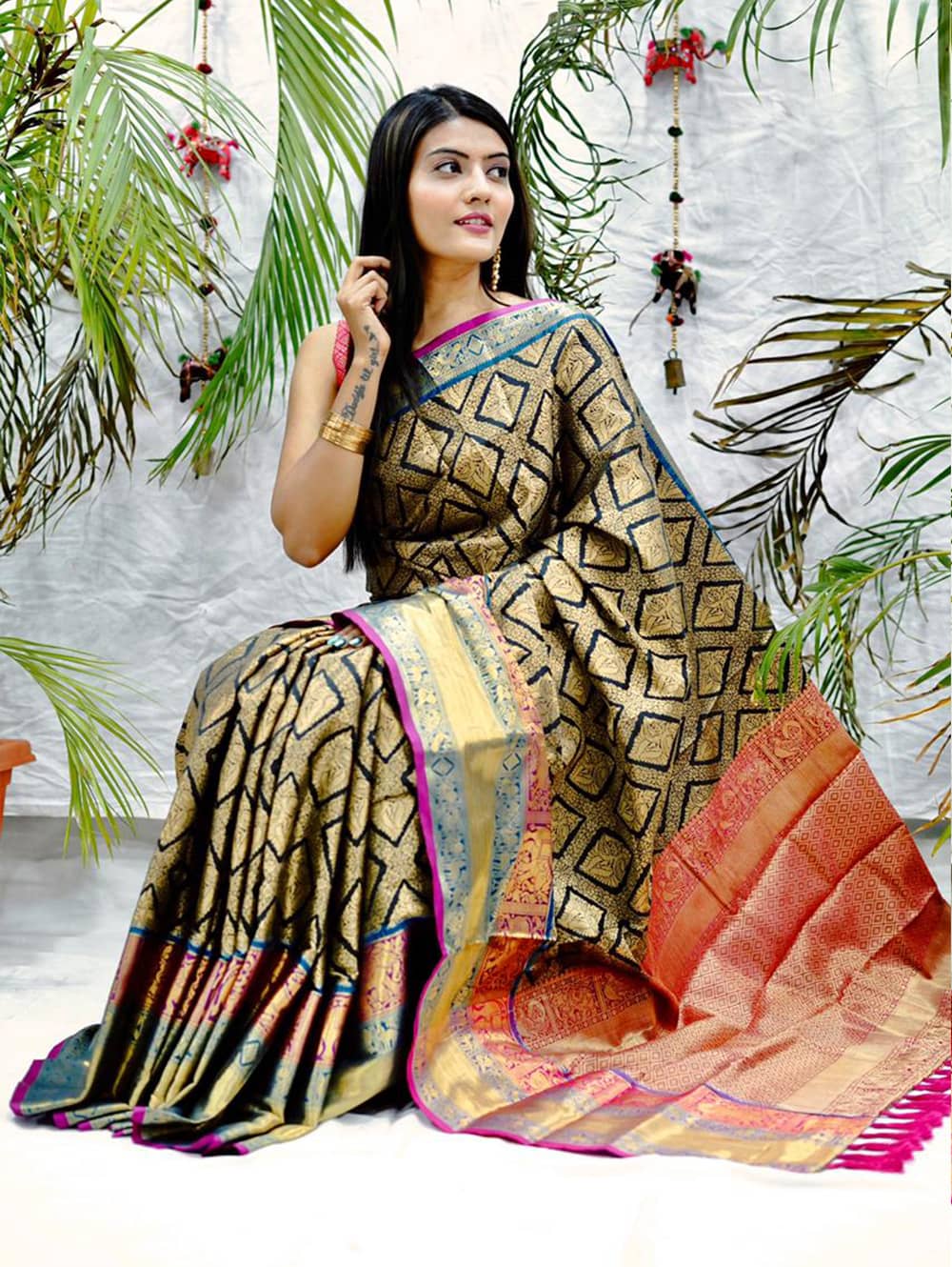 Buy ROOP LAVANYA Women's Kanjivaram Soft Silk Saree With Blouse Piece  (Maroon-Black) at Amazon.in