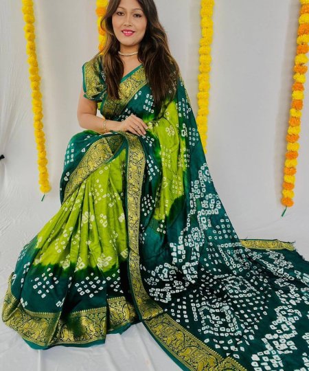 Green Bandhani Saree With Unstitched Blouse Piece DVZ0003975