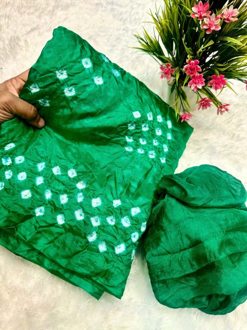 Green Soft silk Bandhani saree DV421