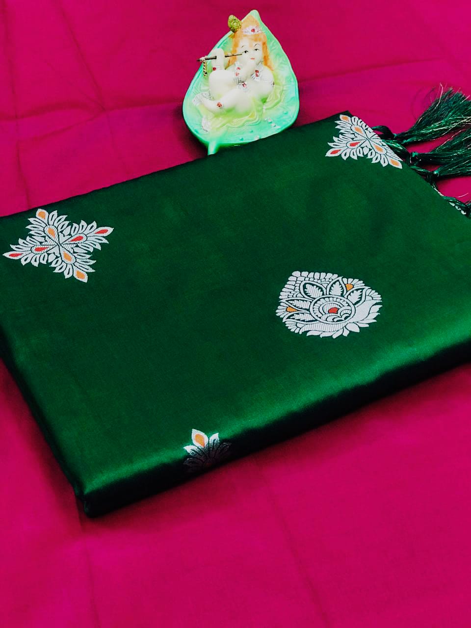 Lichi Silk Weaving Jacquard Saree in green dvz0002300-1