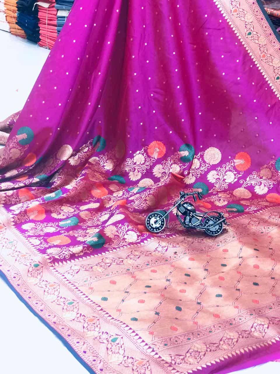 Pink Banarasi Soft Litchi Silk Saree dvz0002223