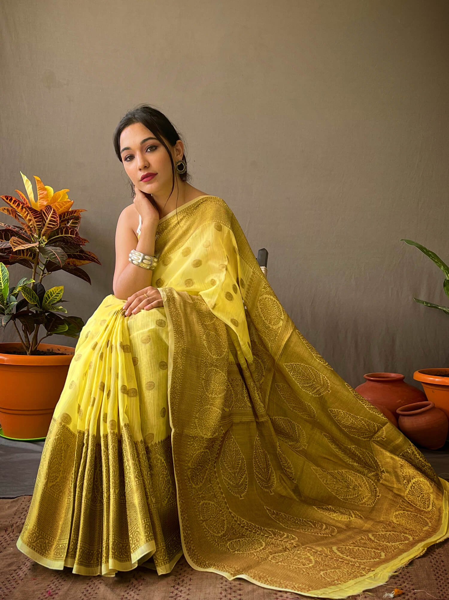 Stunning Yellow Linen Silk Traditional Saree dvz0003169-2