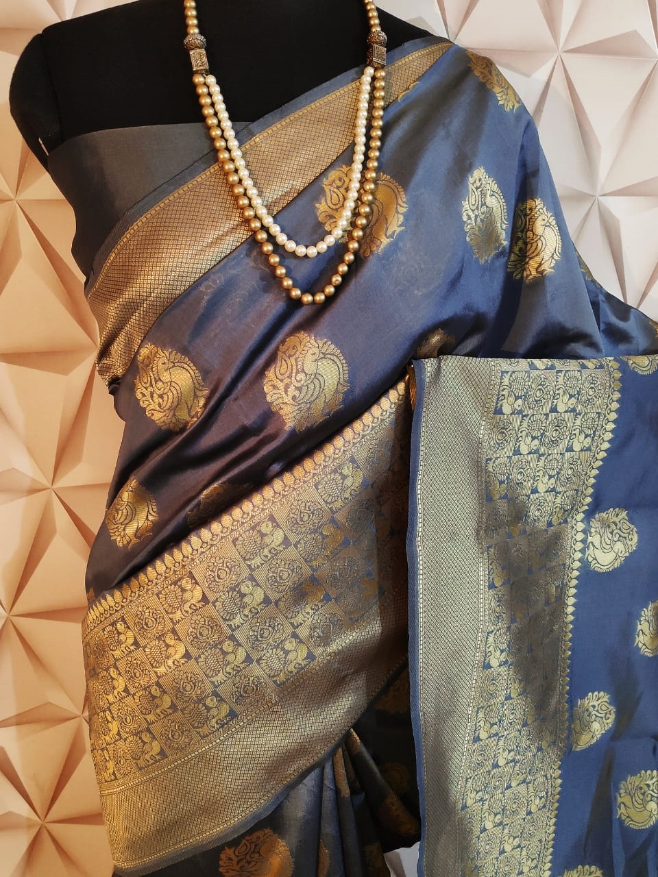Stunning soft Banarasi silk woven Saree Grey dvz0003134-2