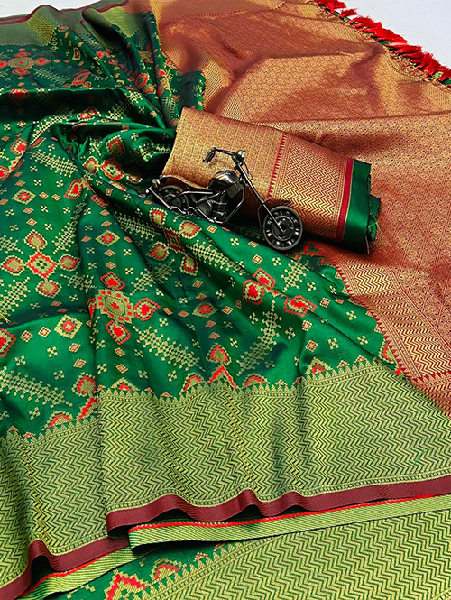 Traditional Green Soft Banarasi Silk saree dvz0003141