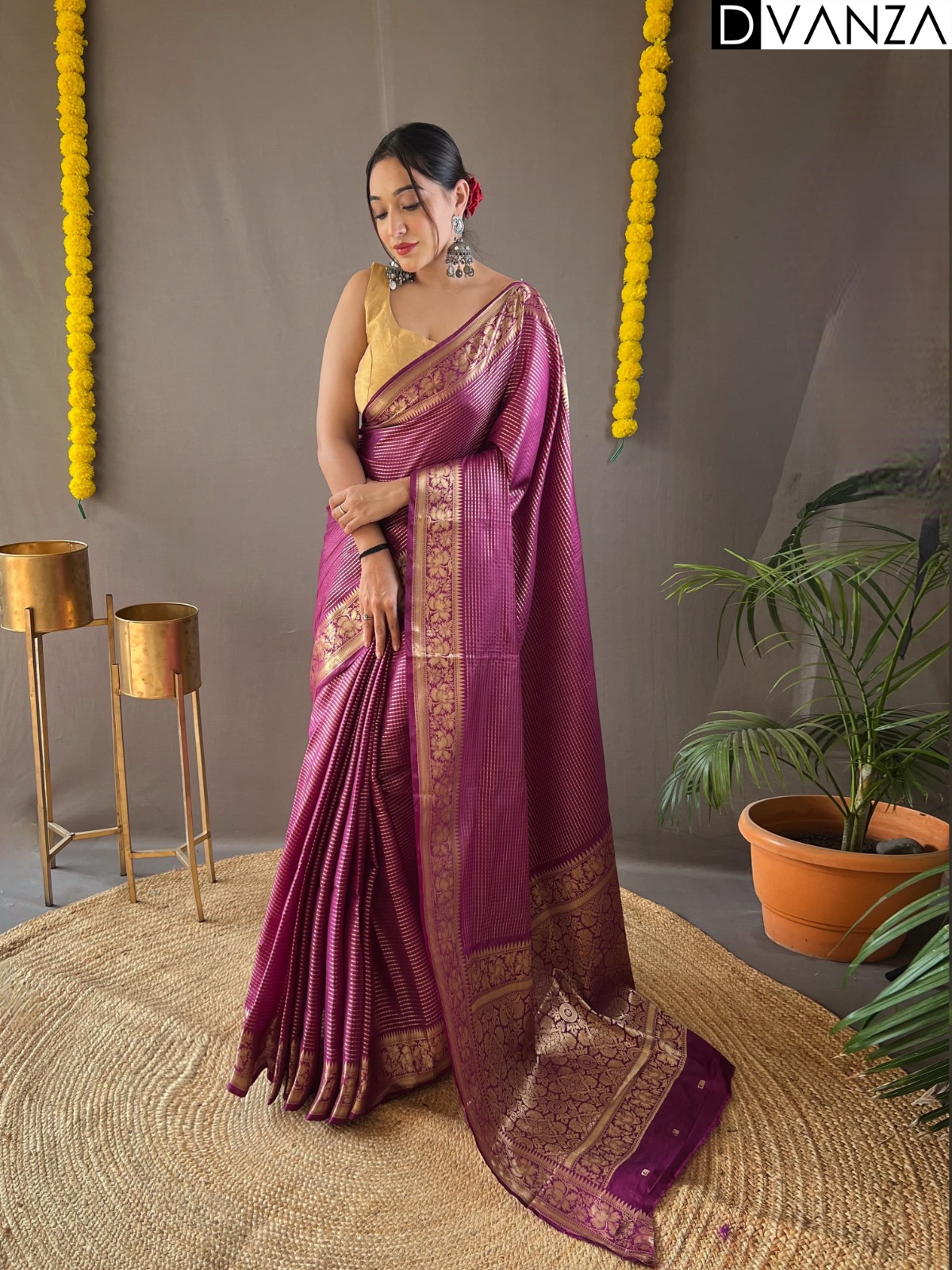 Unique magenta color woven Silk Saree dvz0003994-3