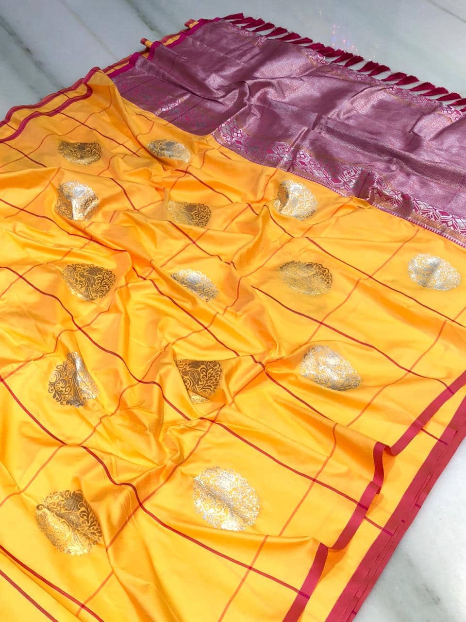 Yellow color Gorgeous Kanchipuram silk saree online india dvz0001367