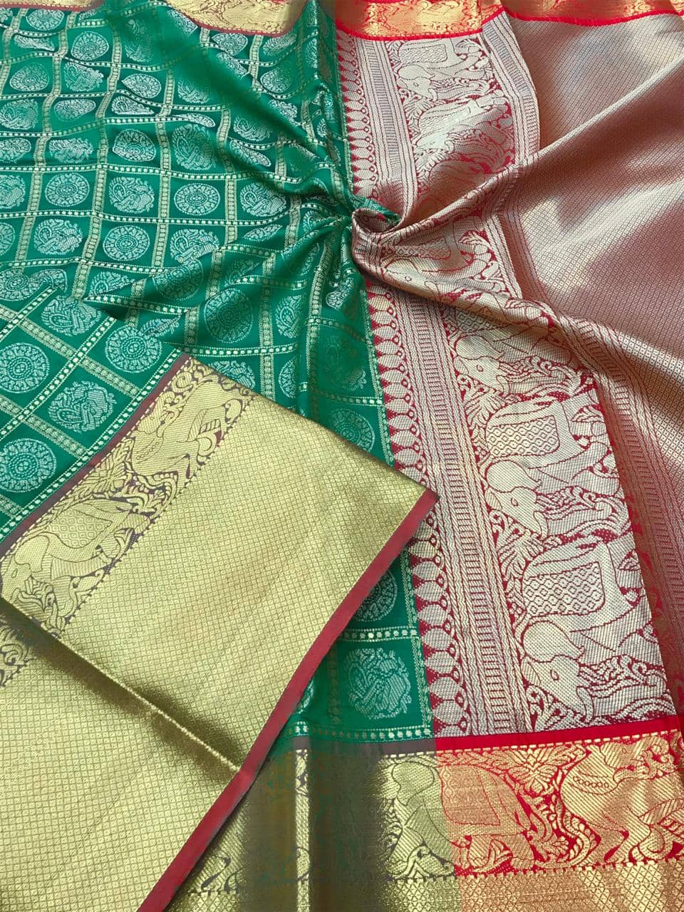 kanchipuram silk saree in Green dvz0001849 - Dvanza.com