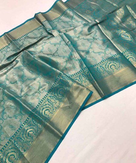 Kanchipuram Silk Sarees with Intricate Zari Weaving and Rich Pallu, Exclusively on Dvanza.com - dvz0003887