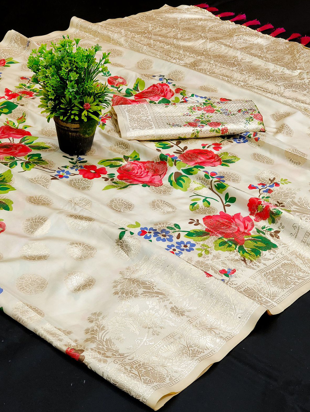Off White Soft & Pure Organic Silk with Flower Print Saree - dvz0003220