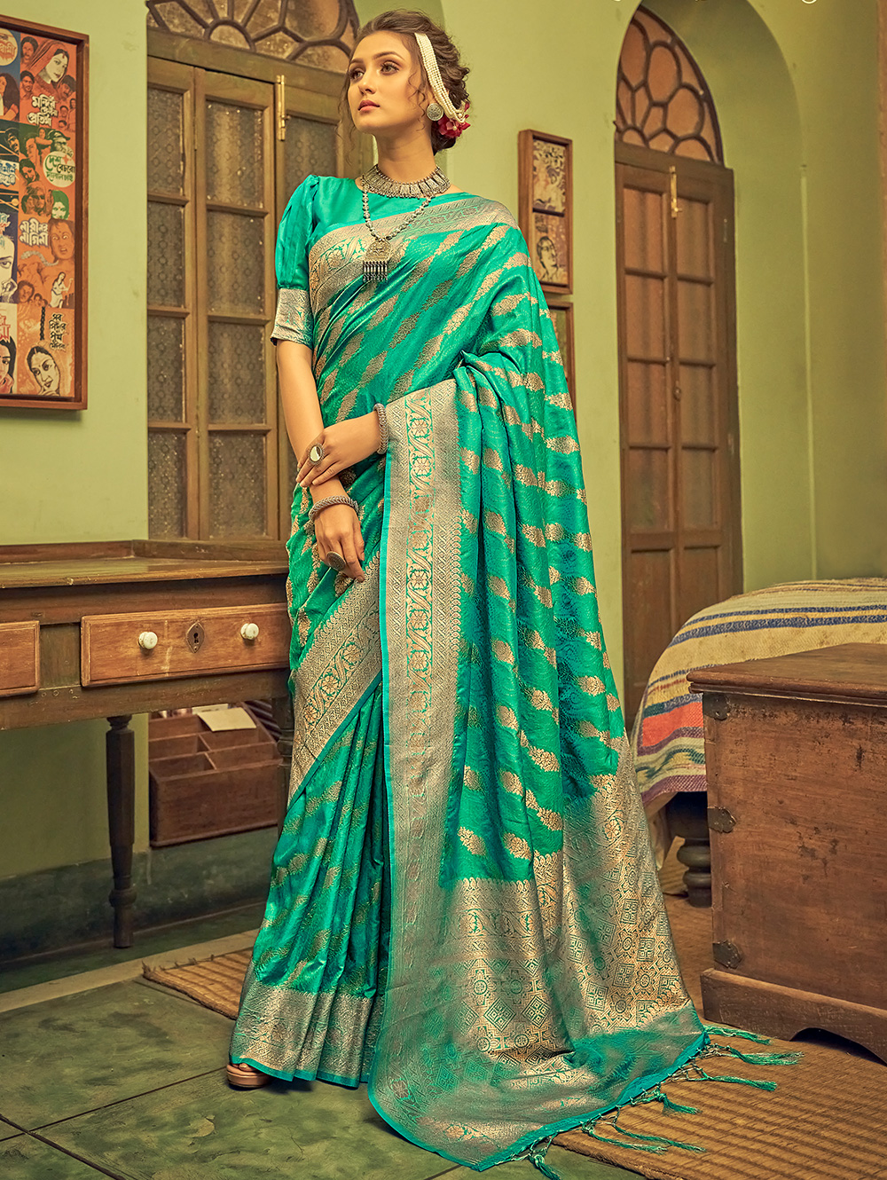 Soft Banarasi Silk Saree with Leheriya Zari Weaving - dvz0003406