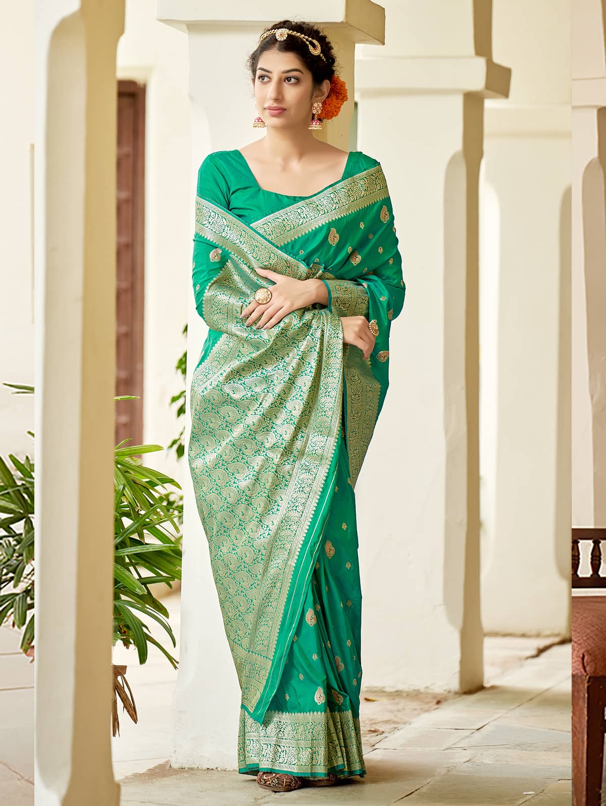 women's South Indian Woven saree in Green dvz0002988