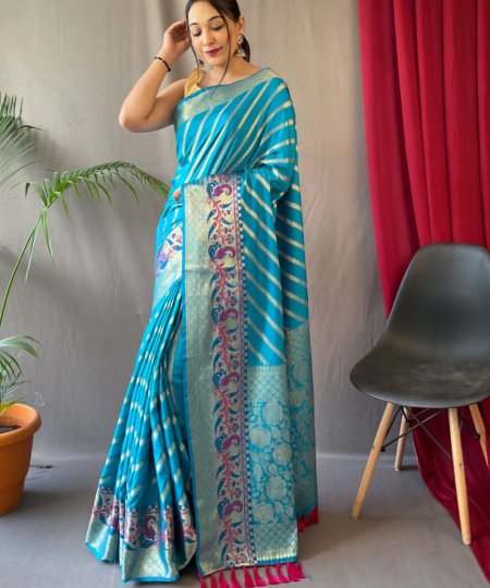 Zig-Zag Gold Zari Silk Banarasi Saree Online On Dvanza - dvz0003403