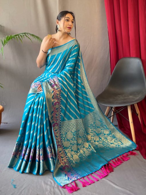 Zig-Zag Gold Zari Silk Banarasi Saree Online On Dvanza - dvz0003403